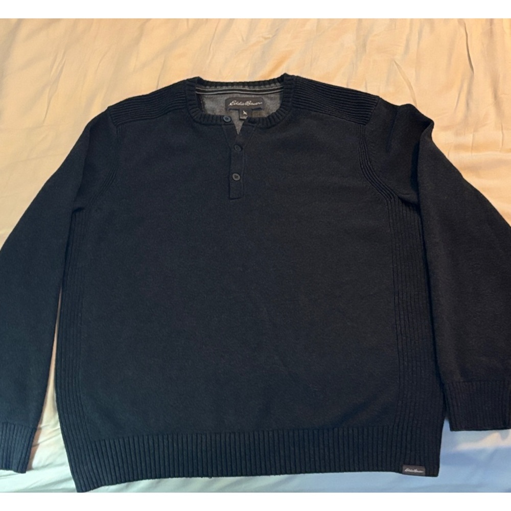 Eddie Bauer Men's Dark Gray Crewneck Sweater